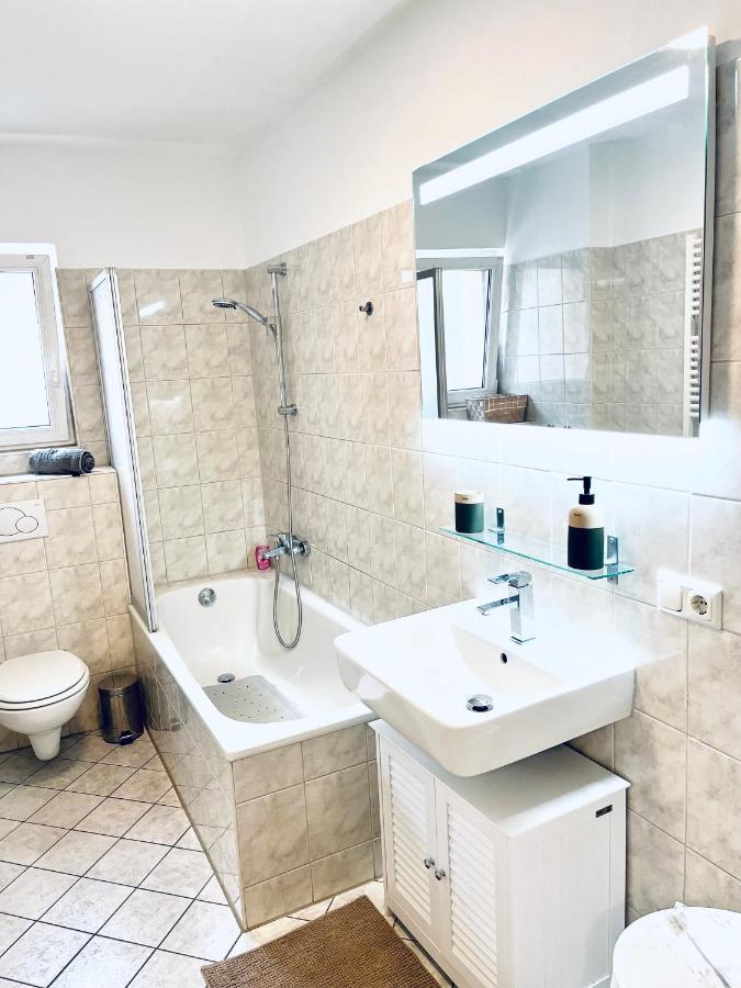 Modernes 3 Zimmer Apartment - Luise- Mit Wlan, Balkon Und Smart-Tv In City-Nahe! Erfurt Exterior foto